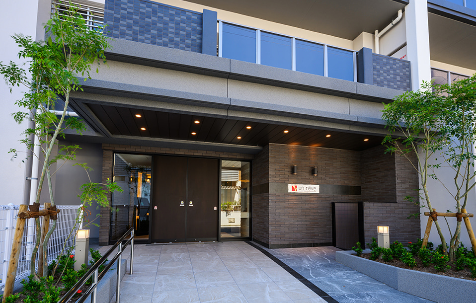 レーヴグランディ銘苅新都心Ⅲ　エントランス